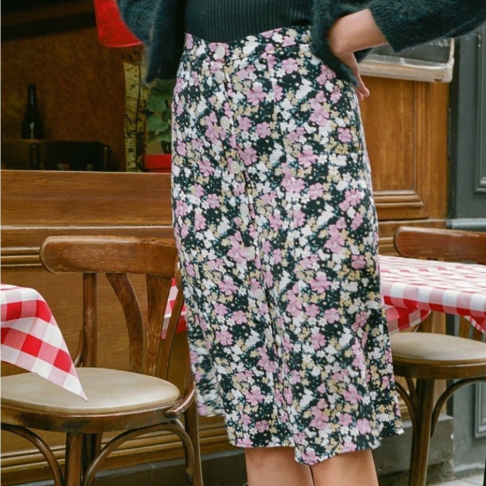 Eliot skirt size 34 - perfect condition 💜